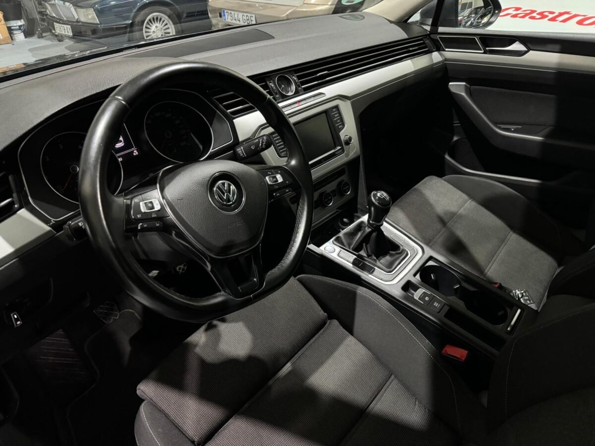 VOLKSWAGEN Passat Variant BlueMotion 1.6 TDI