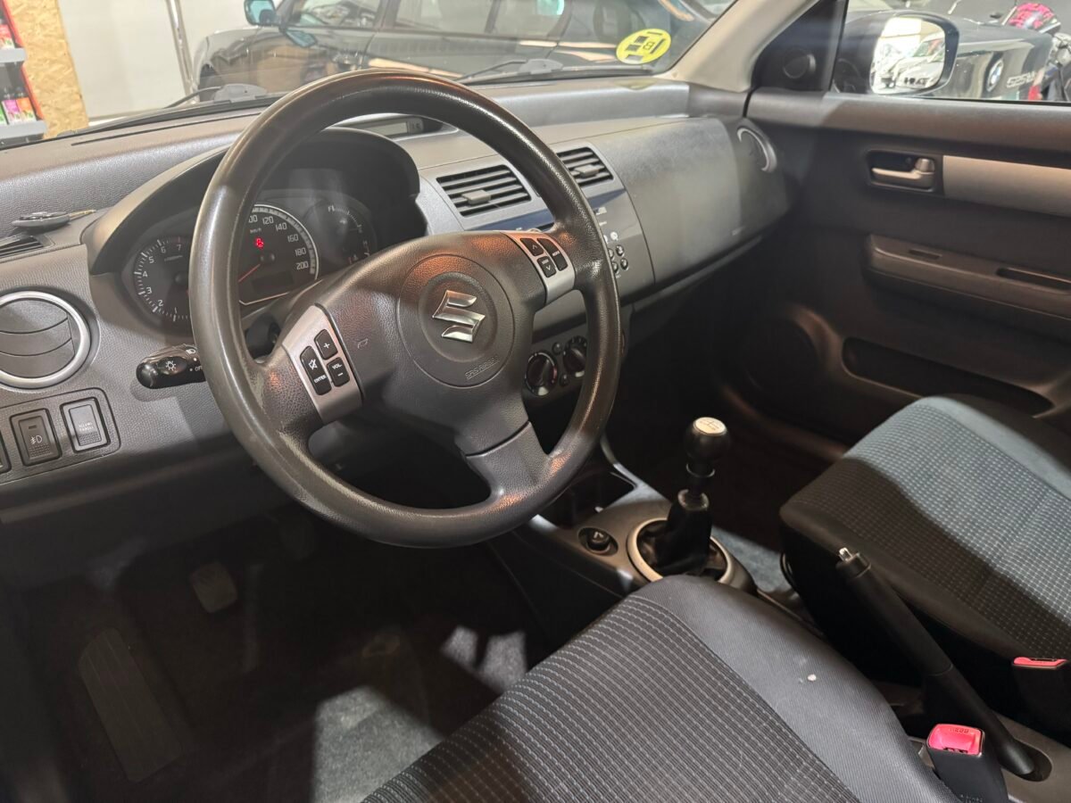 SUZUKI Swift 1.3 GLX 3p