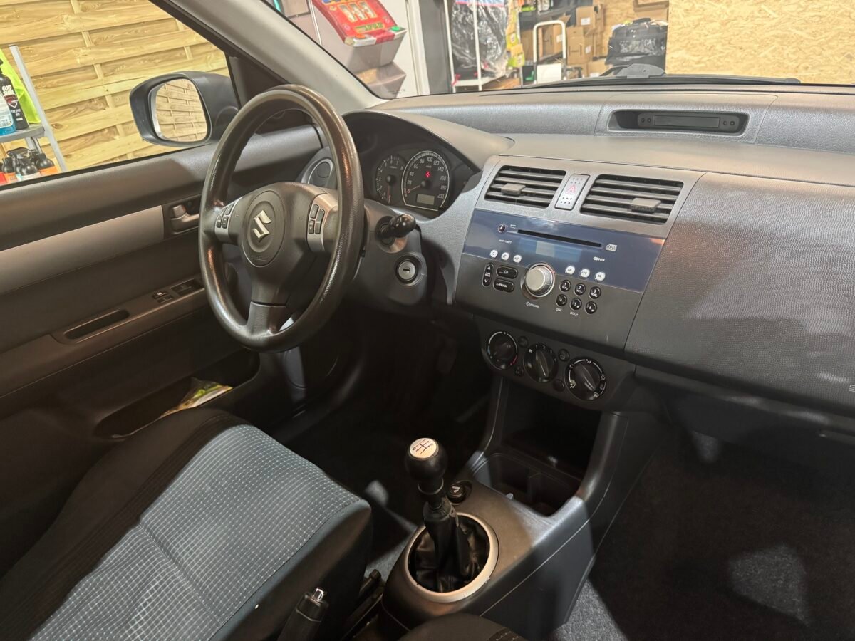 SUZUKI Swift 1.3 GLX 3p