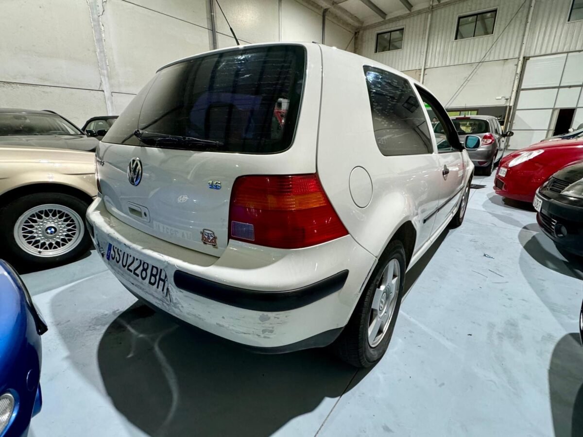 VOLKSWAGEN Golf 1.6 