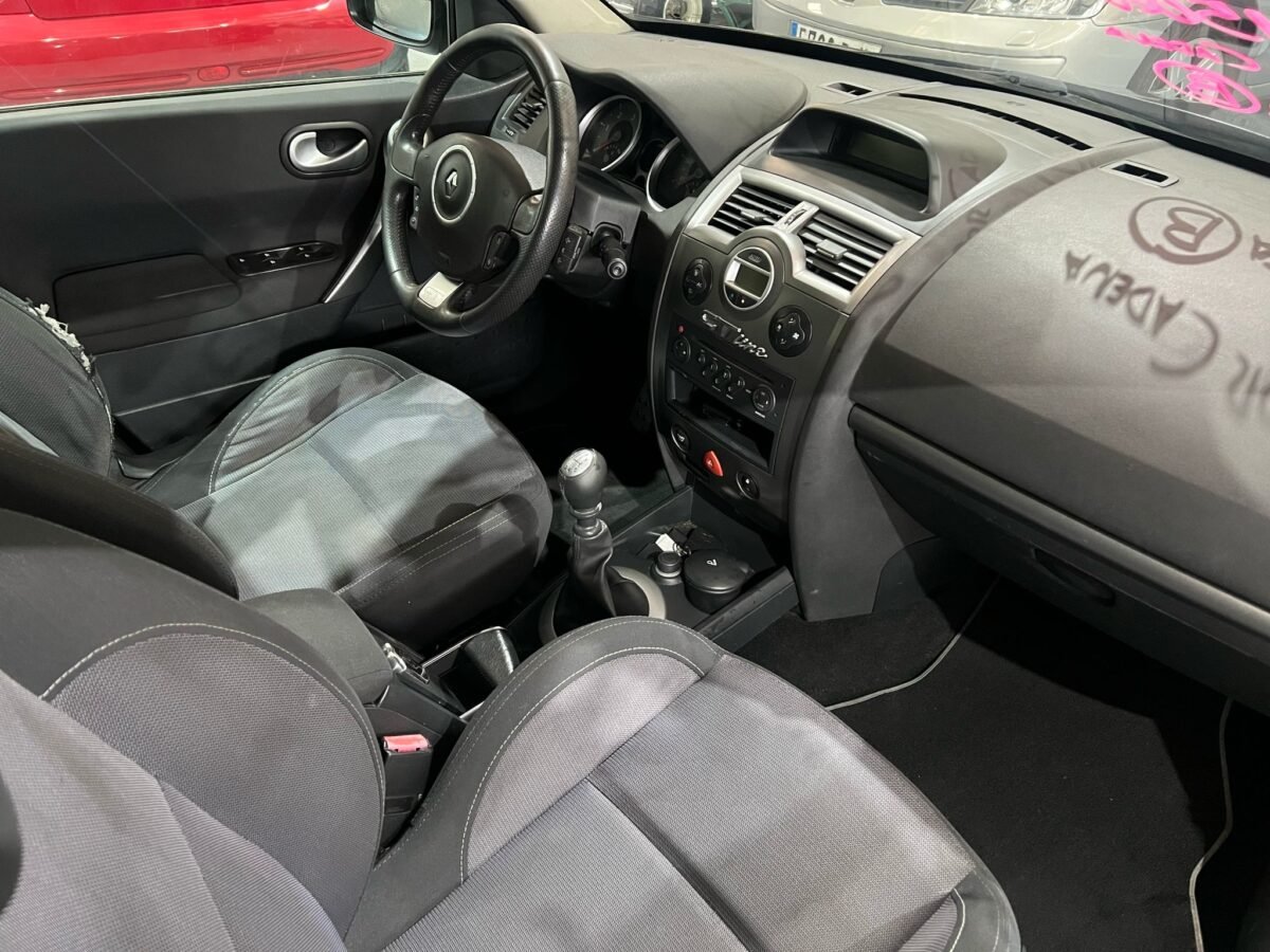 RENAULT Megane 2.0