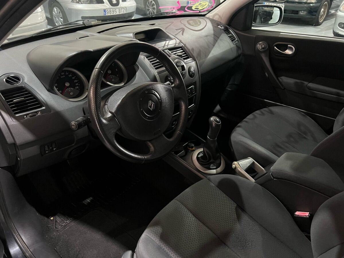 RENAULT Megane 1.6 16V