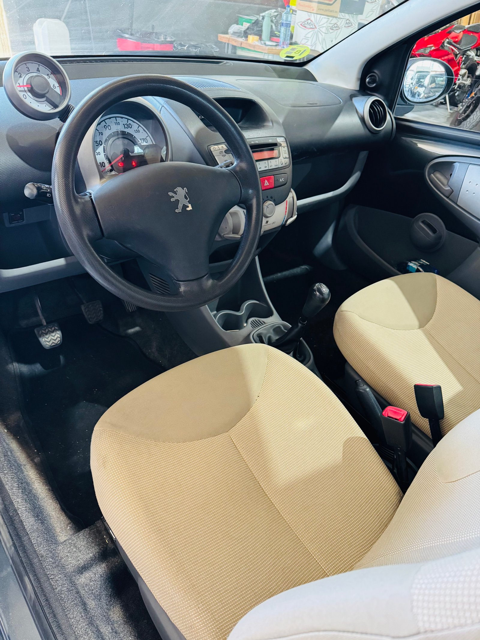 PEUGEOT 107 1.4 HDi
