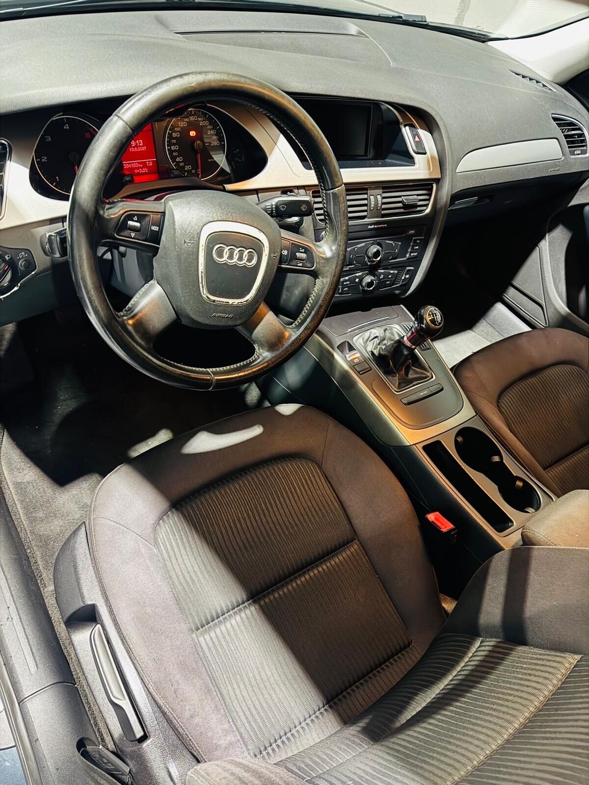 AUDI A4 2.0