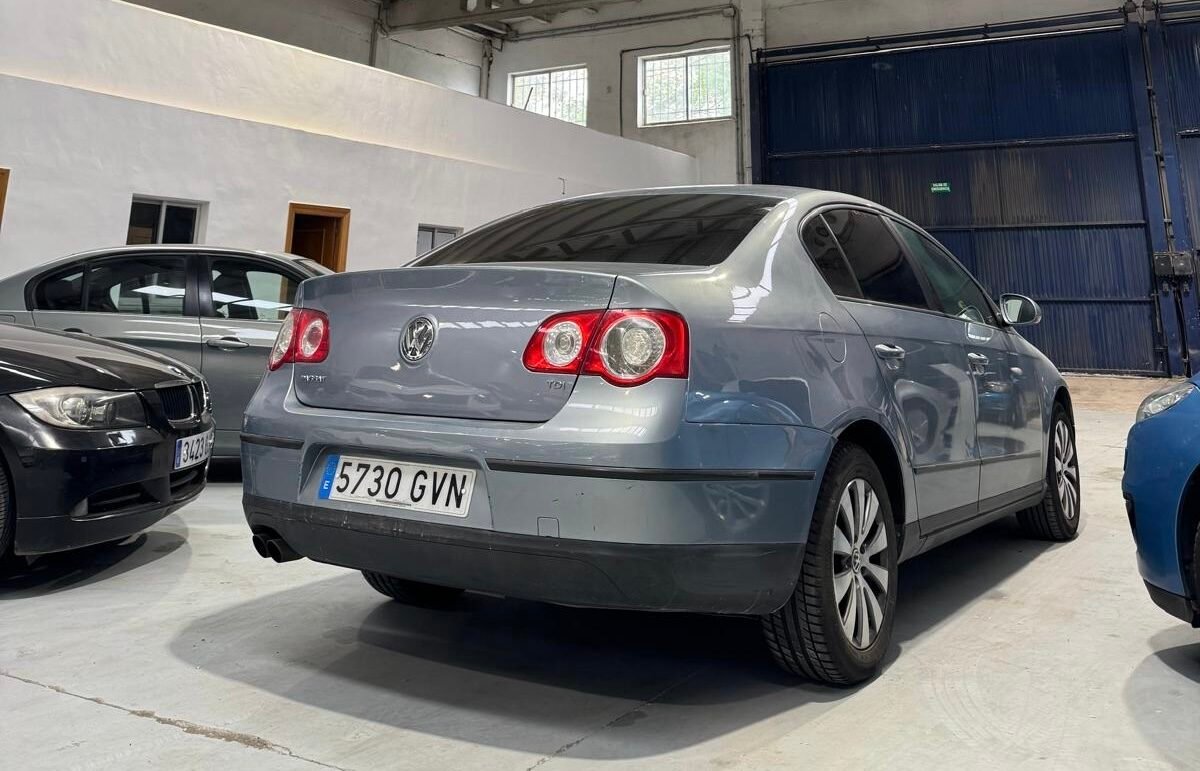 VOLKSWAGEN Passat 2.0